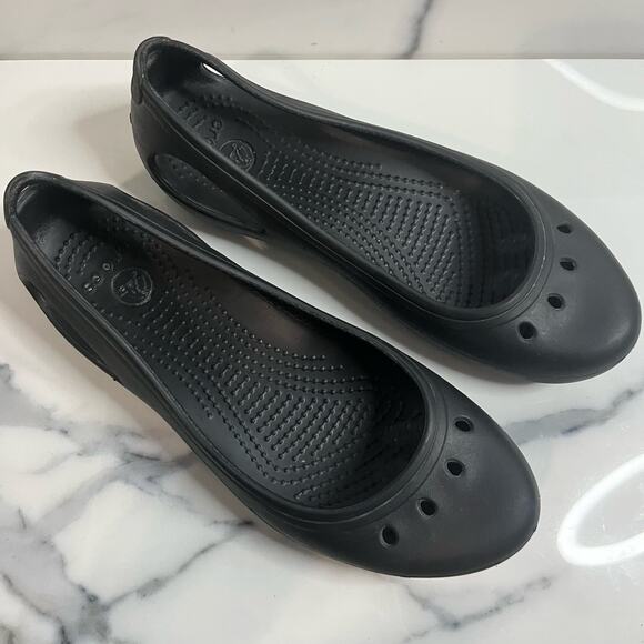 CROCS Women's Black Comfort Slip-On Kadee Flats Sz 6 Waterproof Minimalist - Picture 2 of 4